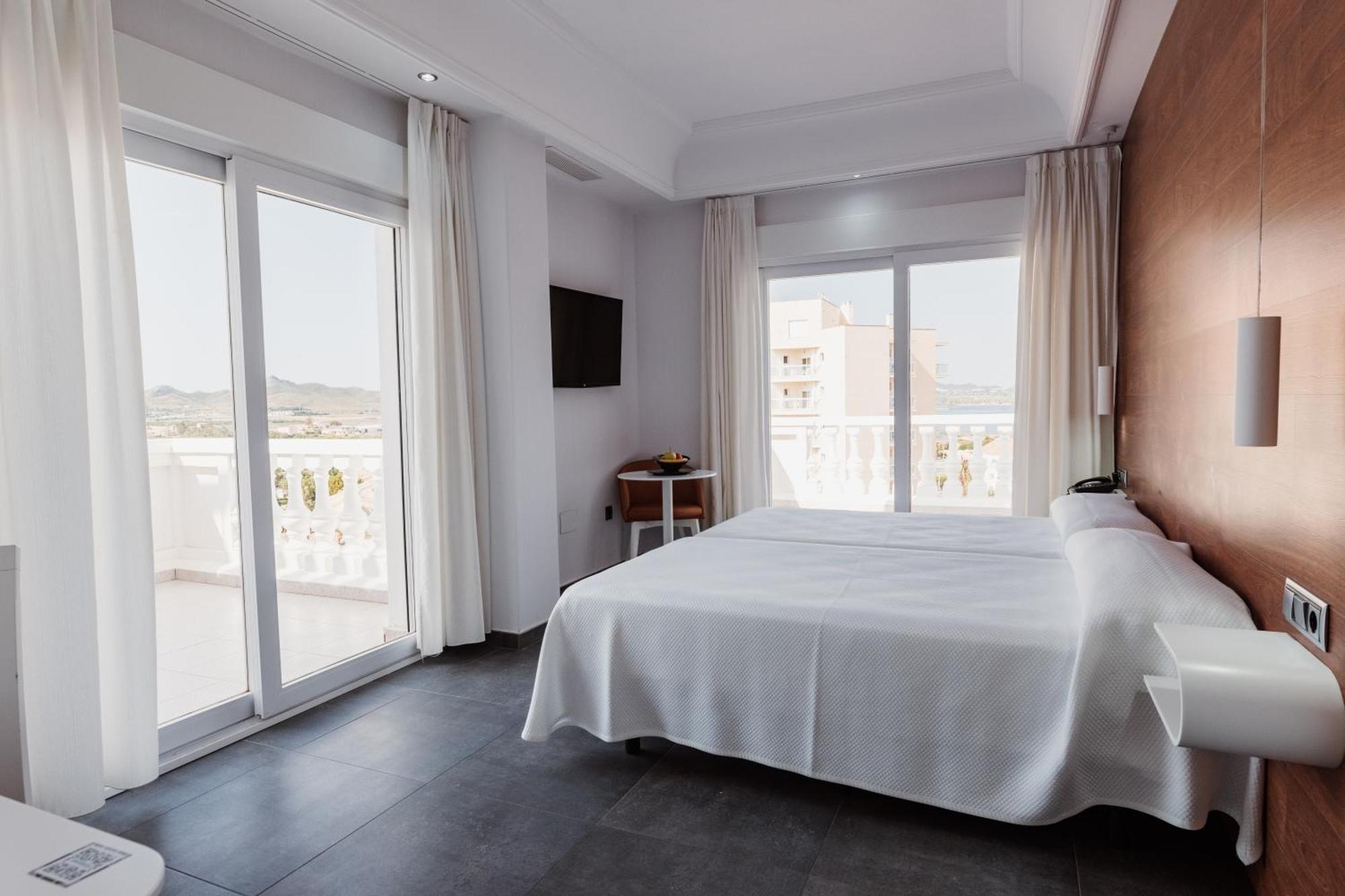Hotel Los Delfines La Manga Bagian luar foto